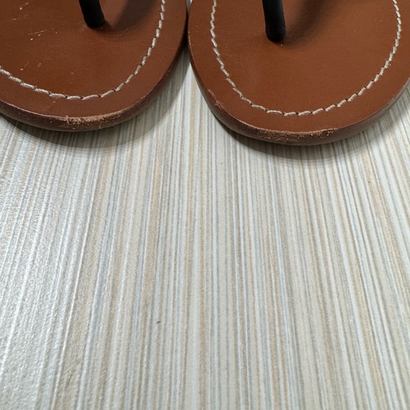 Tory Burch navy blue flat thong sandals size 6.5 EUC - Picture 2 of 6